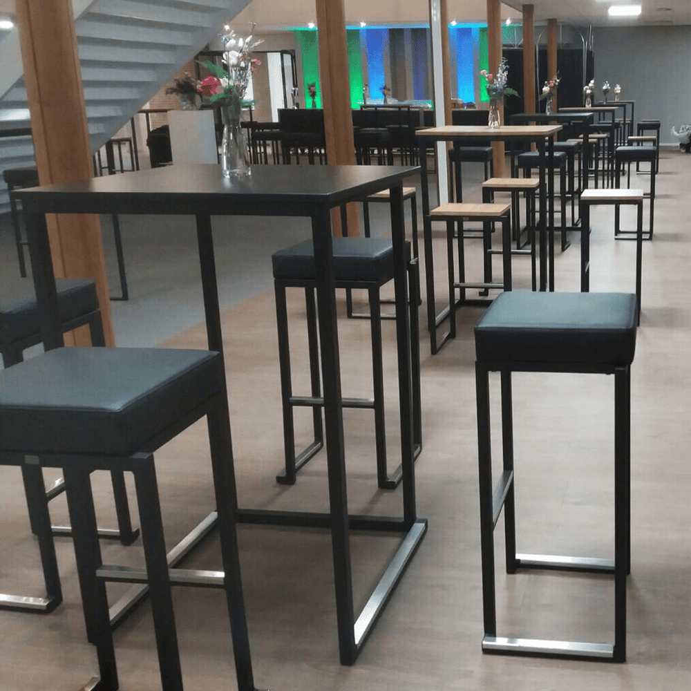 Kubo Smart Steel Standing Table Insitu 4